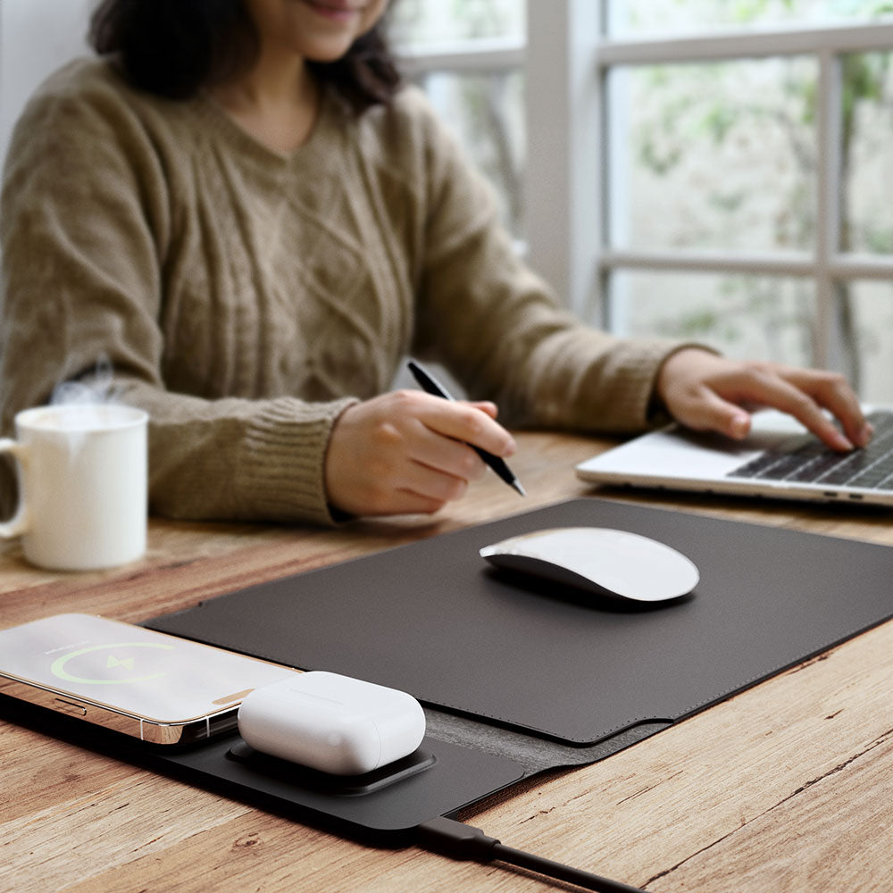 4 in 1 Wiresless Charging Laptop Sleeve